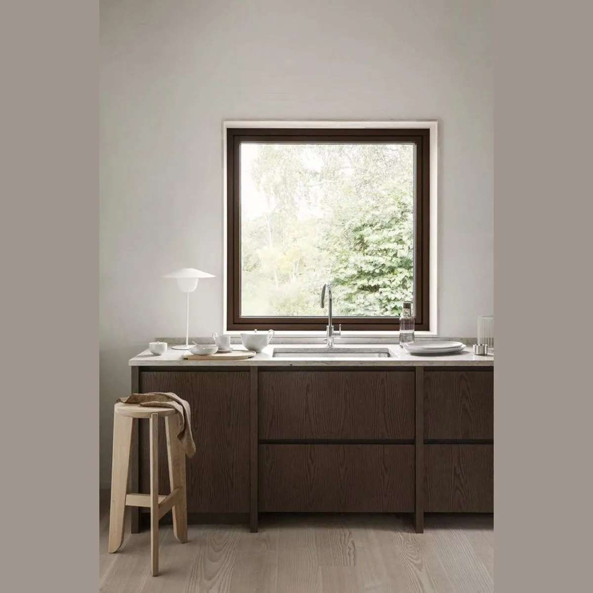 blomus ELI Hocker, massives Eichenholz, zeitloses Design, vielseitig einsetzbar 2