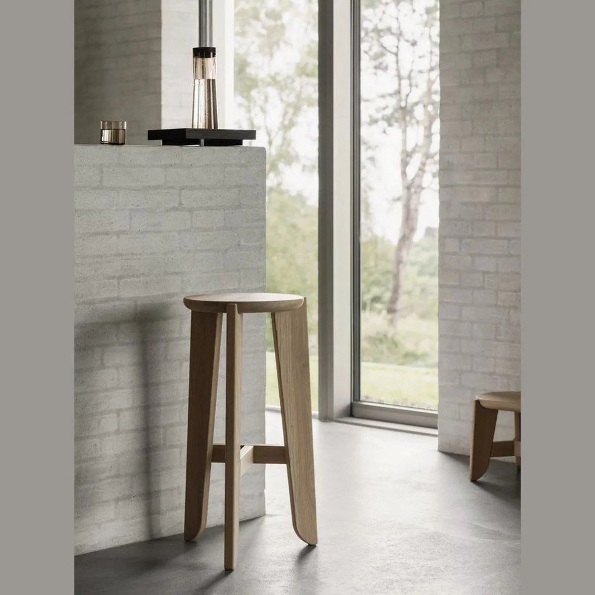 blomus ELI Hocker, massives Eichenholz, zeitloses Design, vielseitig einsetzbar 3