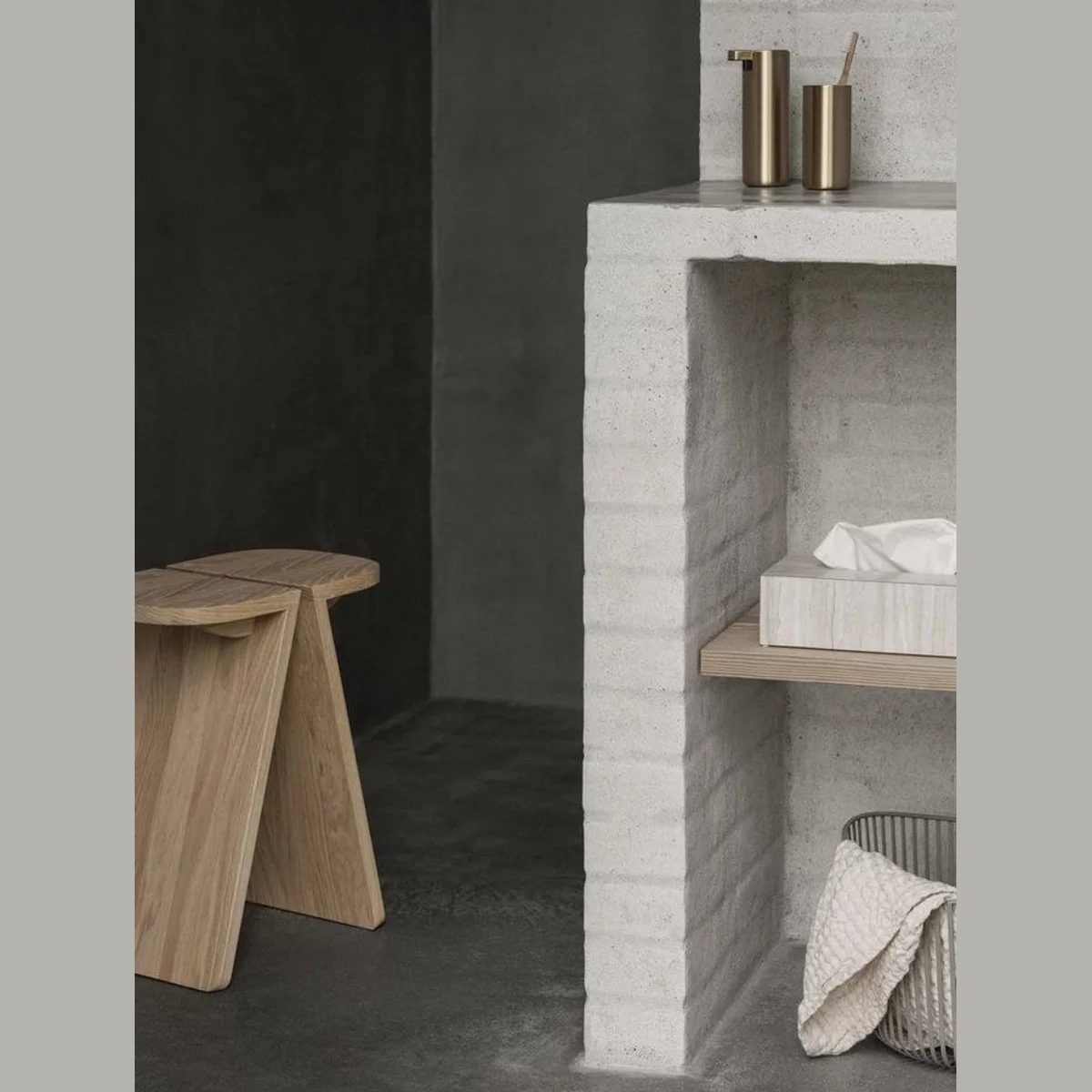 blomus AVIO Hocker, elegantes Design, Eichenholz, kompakt und vielseitig 5