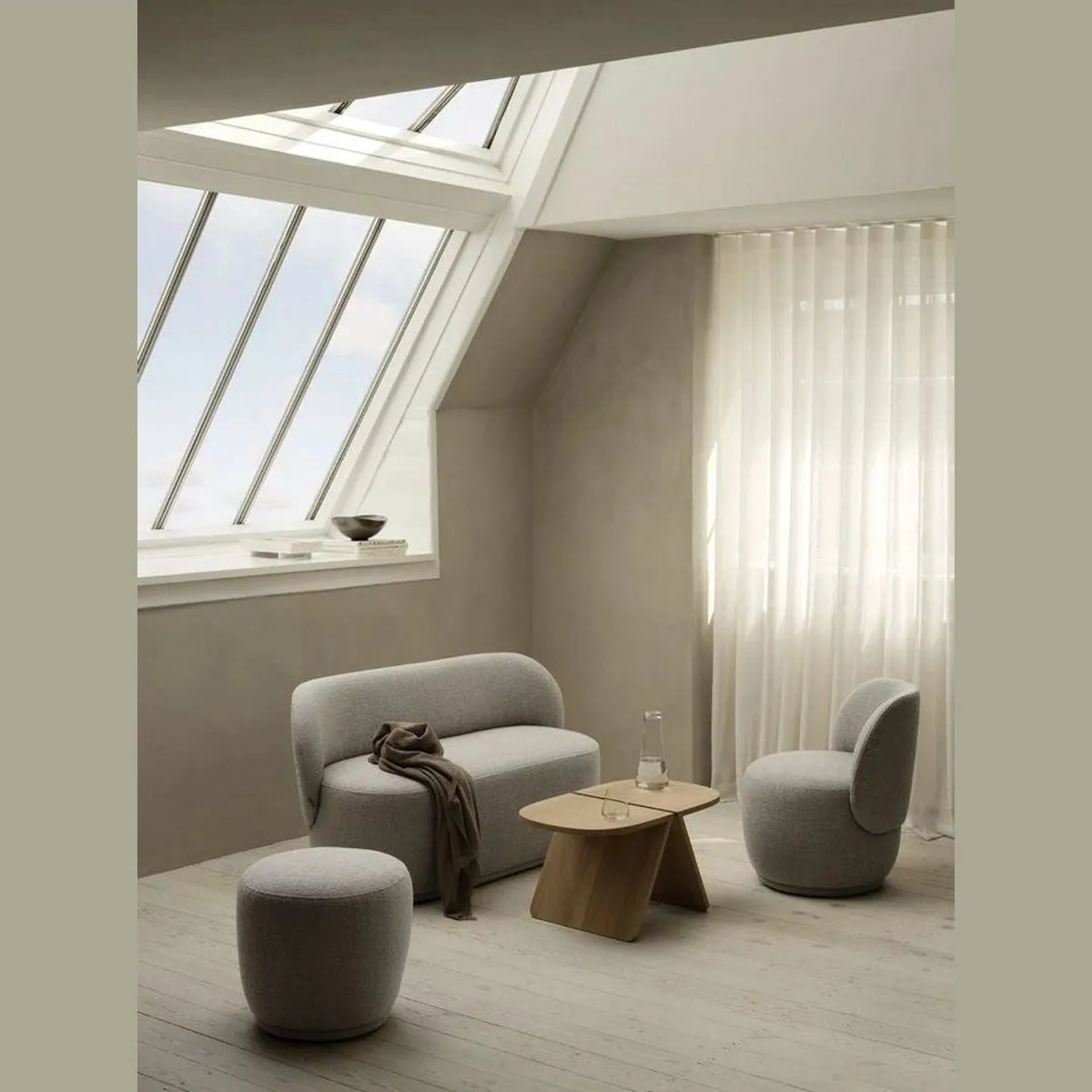 blomus AVIO Sofatisch, Eichenholz, modernes Design, abgerundete Formen 3