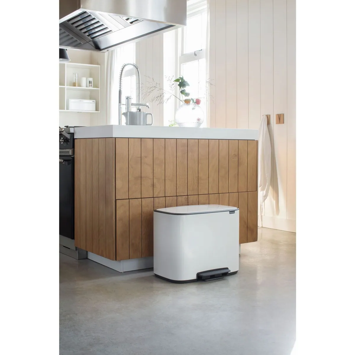 Brabantia Bo Treteimer, 11 + 23L, sanft schließender Deckel, rutschfeste Standfläche 2