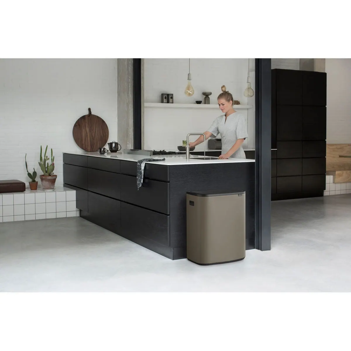 Brabantia Bo Touch Bin, 2 x 30L, Soft-Touch-Öffnungssystem, platzsparend & stylish 2