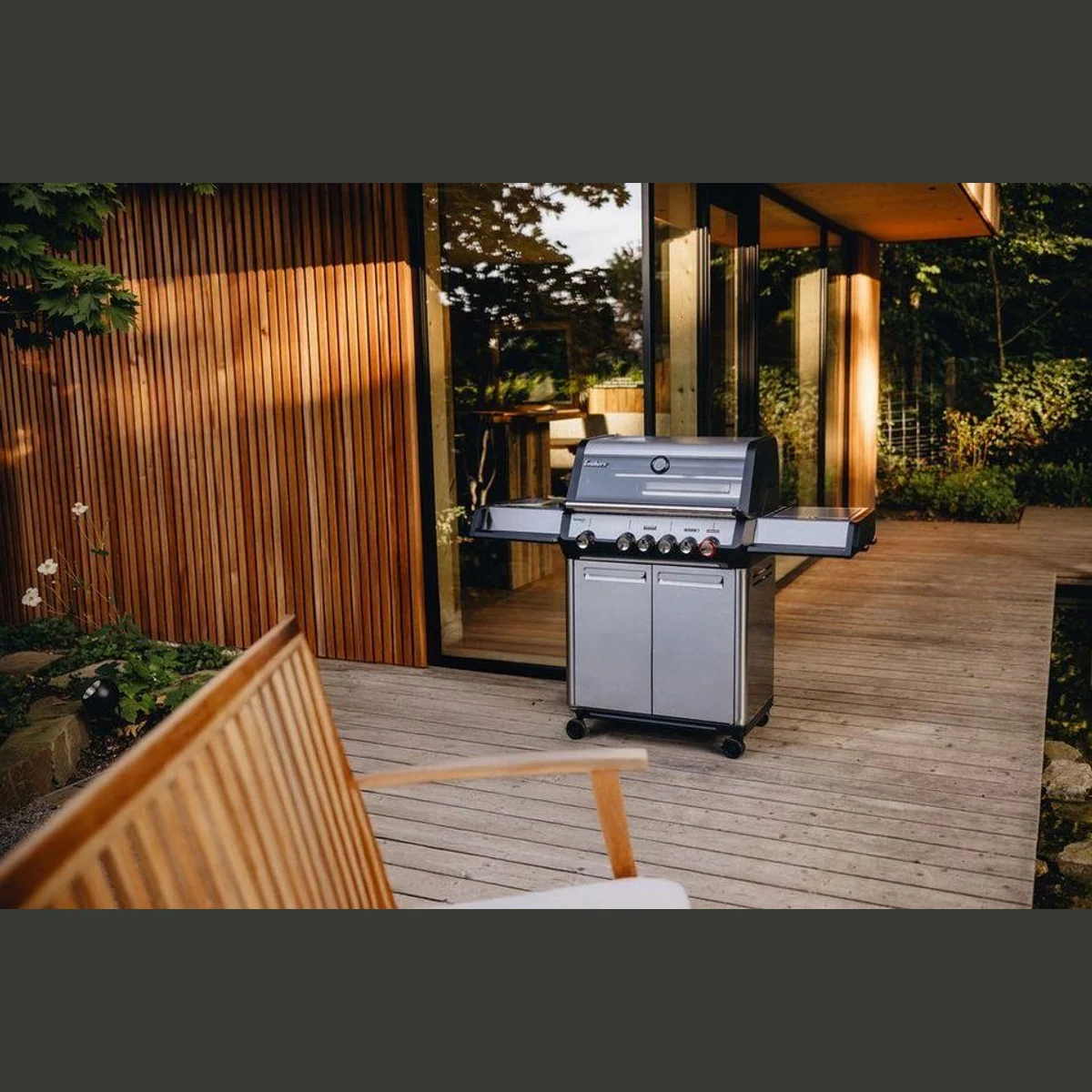 Enders Gasgrill Monroe Pro 4 SIKR TURBO, vielseitig, leistungsstark, leicht zu reinigen 2