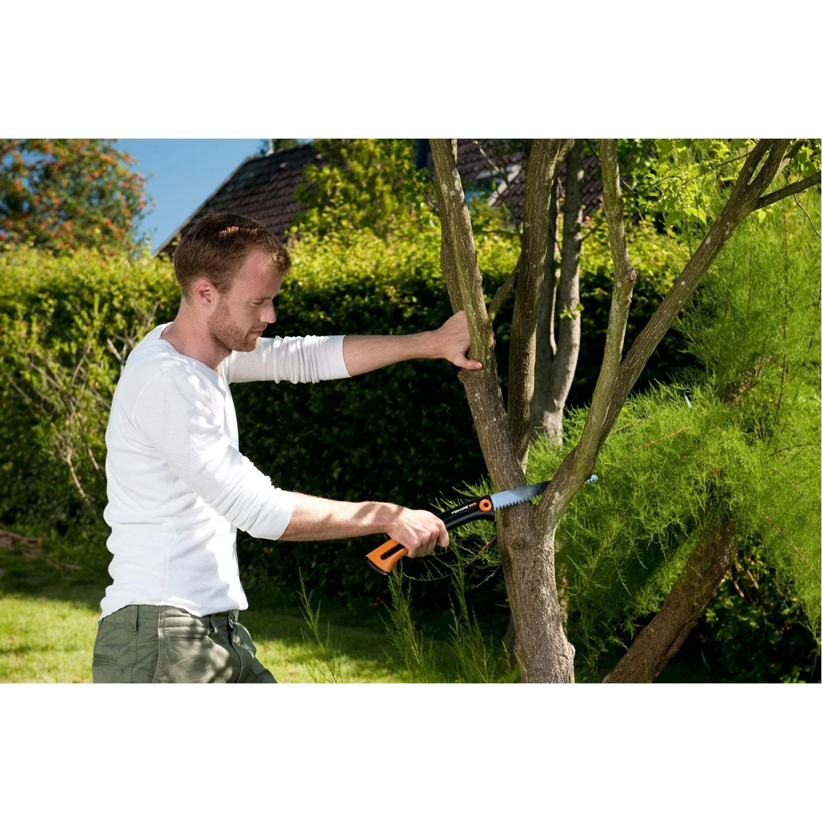 Fiskars Xtract Große Handsäge, 255 mm Blattlänge, Grobzahnung für frisches Holz 2