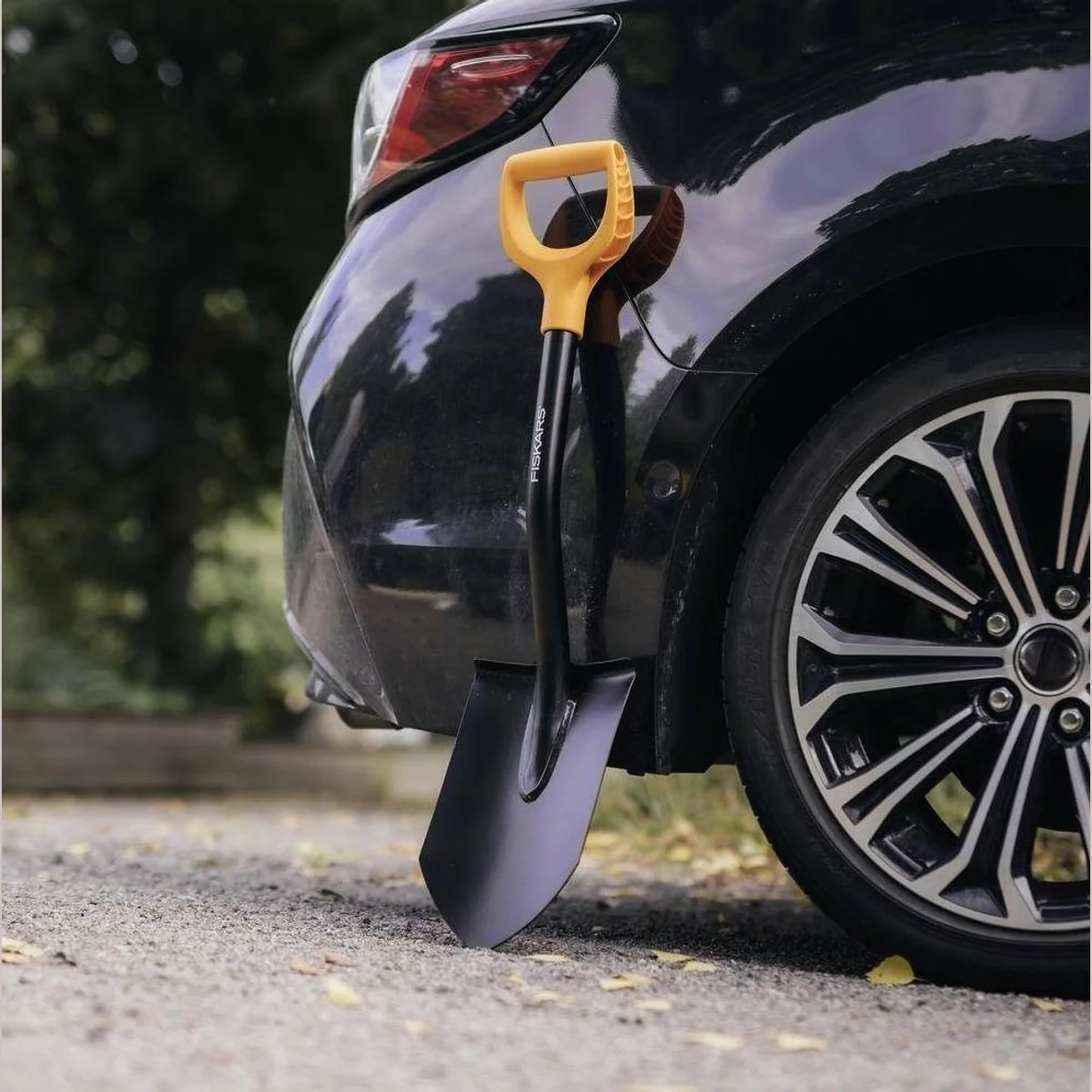 Fiskars Spaten D-Griff, kompakt und vielseitig — 180 mm Arbeitsbreite 5