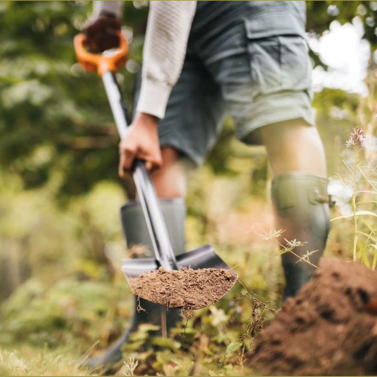 Fiskars Solid Gartenspaten spitz, ergonomisch, langlebig — ideal für Garten- und Grabarbeiten 2