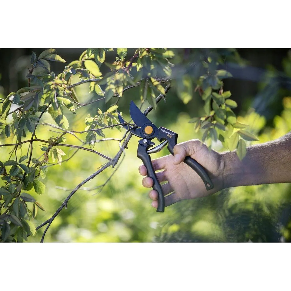 Fiskars Pro P90 Gartenschere, präziser Bypass-Schnitt, ergonomische Griffe 2