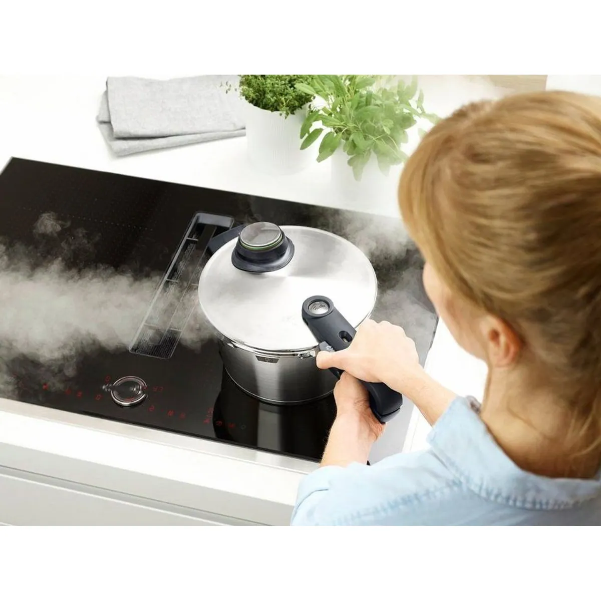 Fissler Vitavit Premium Schnellkochtopf Set, 4-teilig, Edelstahl 18/10, einstellbare Kochstufen 5