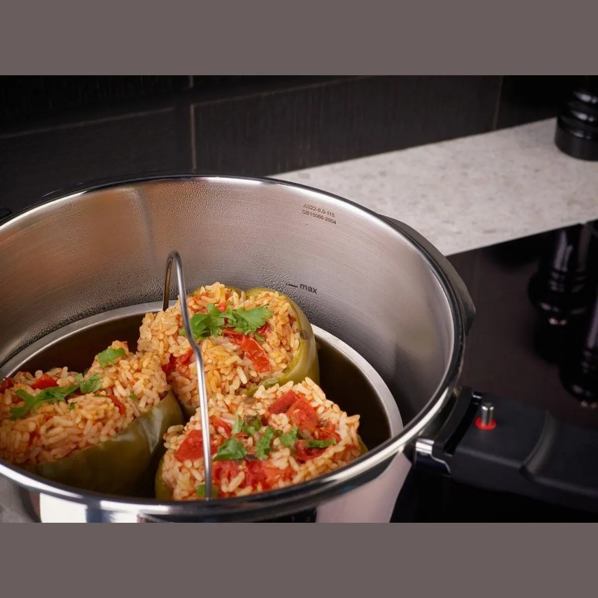 Fissler Vitaquick Schnellkochtopf Set, 6-teilig, Edelstahl, energieeffizient und vitaminbewahrend 4