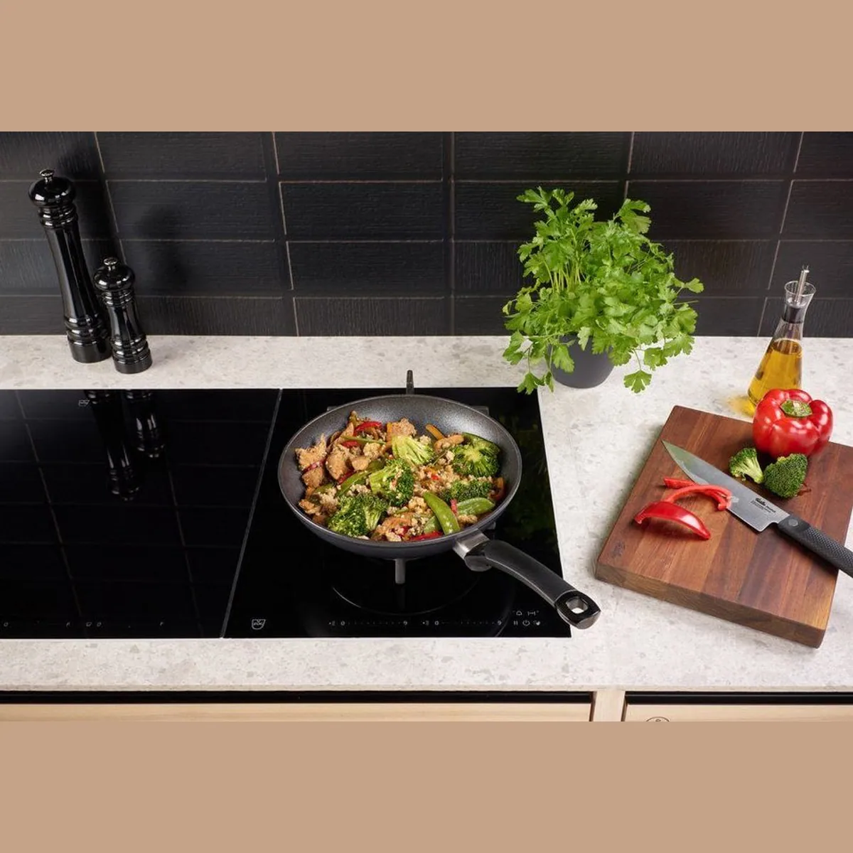 Fissler Adamant Classic Pfannen-Set, kratzfest, 2-tlg. — Ø 24 & 28 cm 4