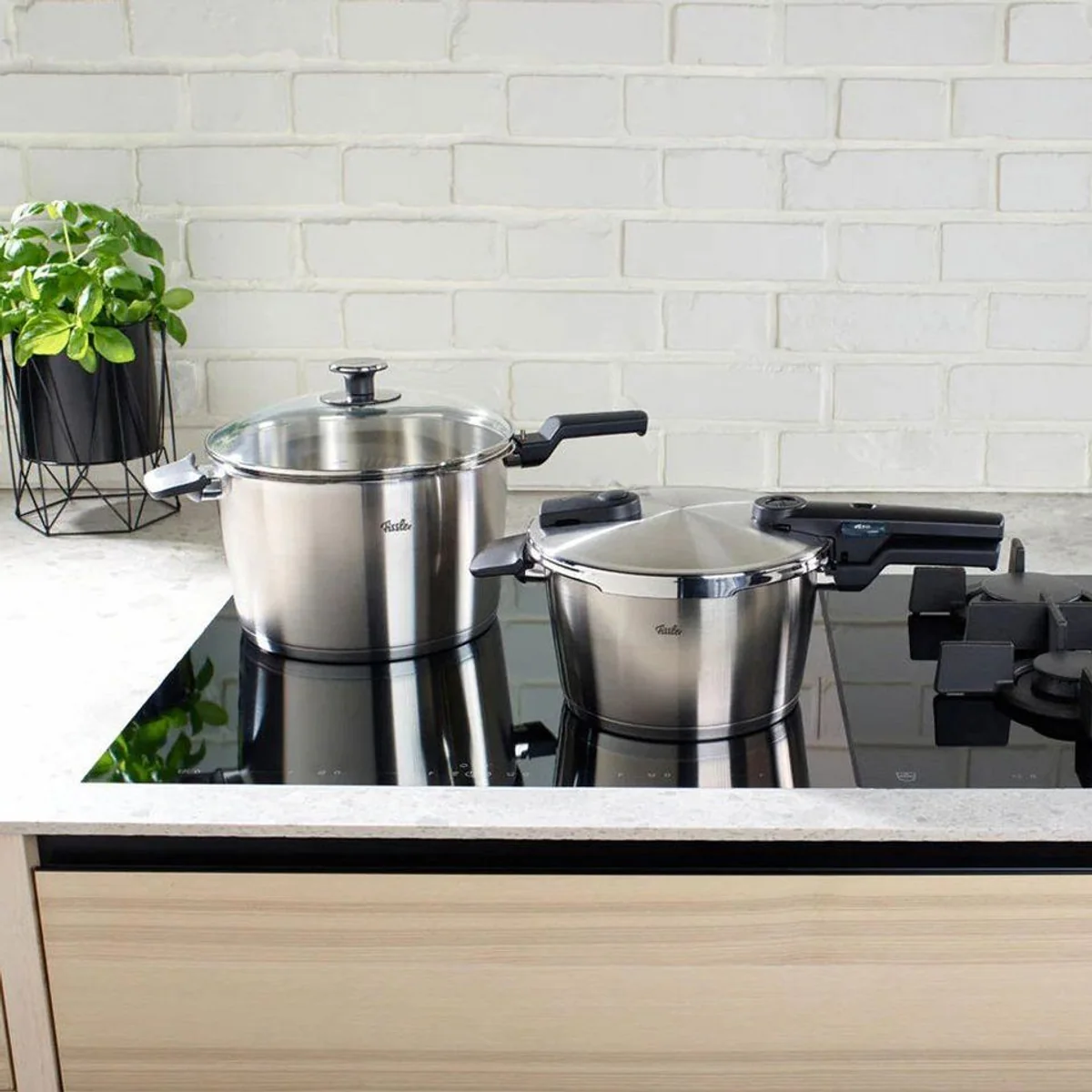 Fissler Vitaquick Premium Schnellkochtopf Set, 2 Garstufen, 70% Zeitersparnis 3