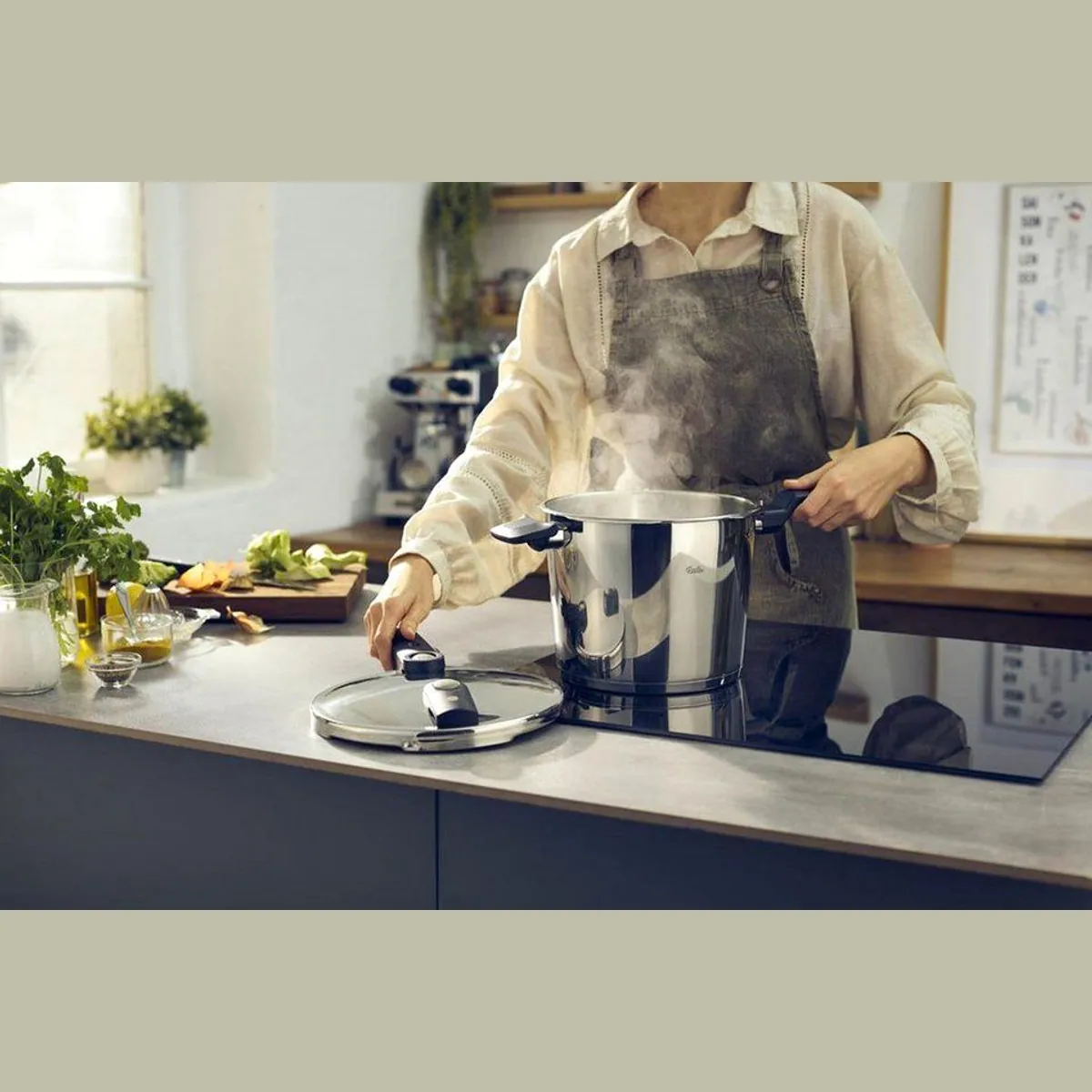 Fissler Vitaquick Elemental Schnellkochtopf, 4-teiliges Set mit Glasdeckel 5