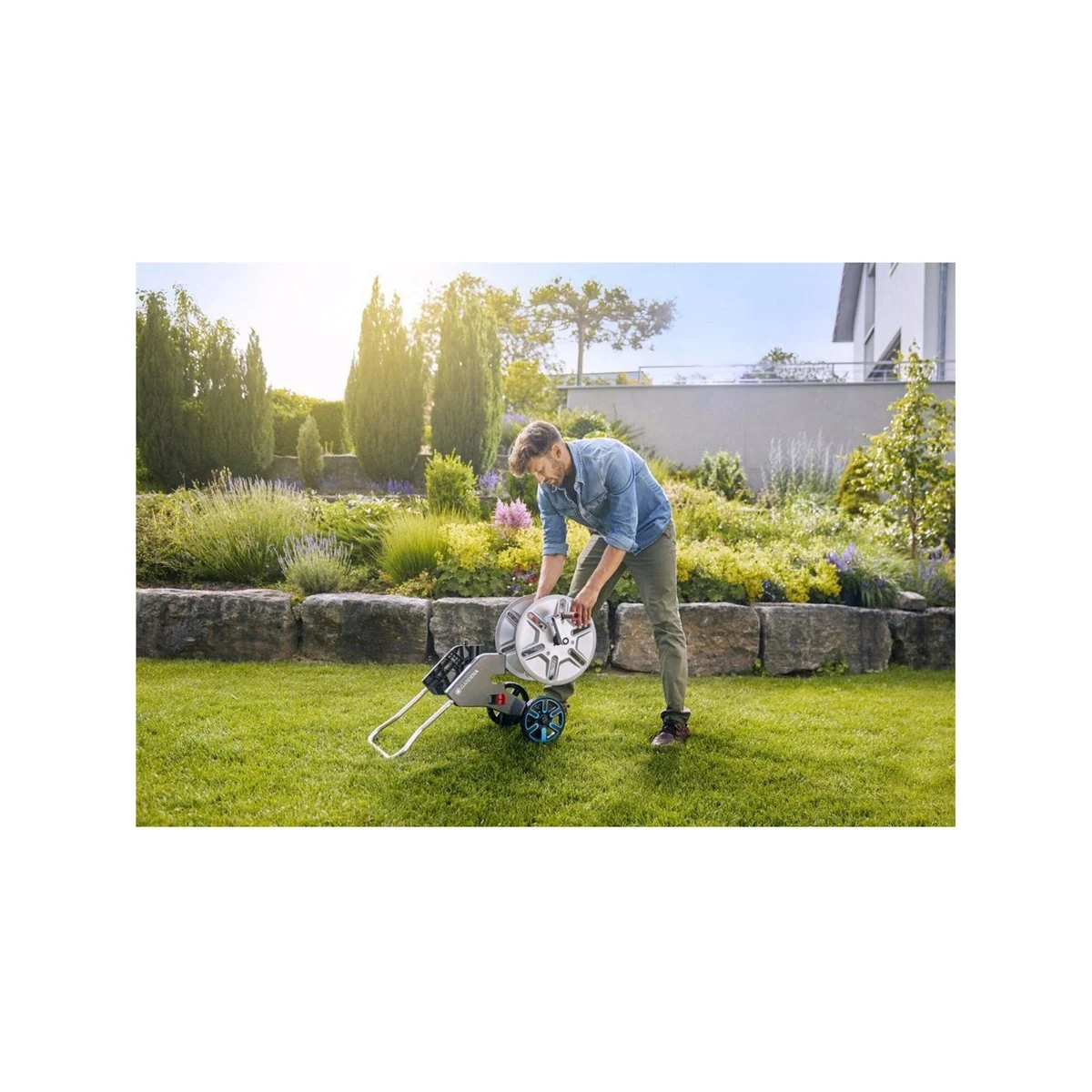 GARDENA CleverRoll M Metall Schlauchwagen, stabil, ergonomisch, frostbeständig 2
