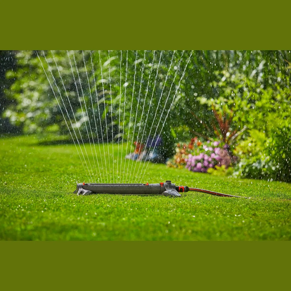 GARDENA AquaZoom L Viereckregner, für Flächen bis 350 m², präzise und flexible Bewässerung