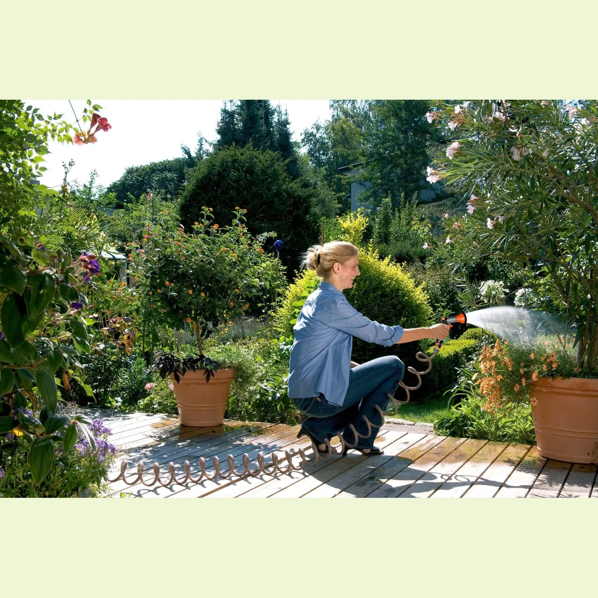 GARDENA Spiralschlauch 10 m, platzsparend, mit Impulsbrause und Systemteilen 4