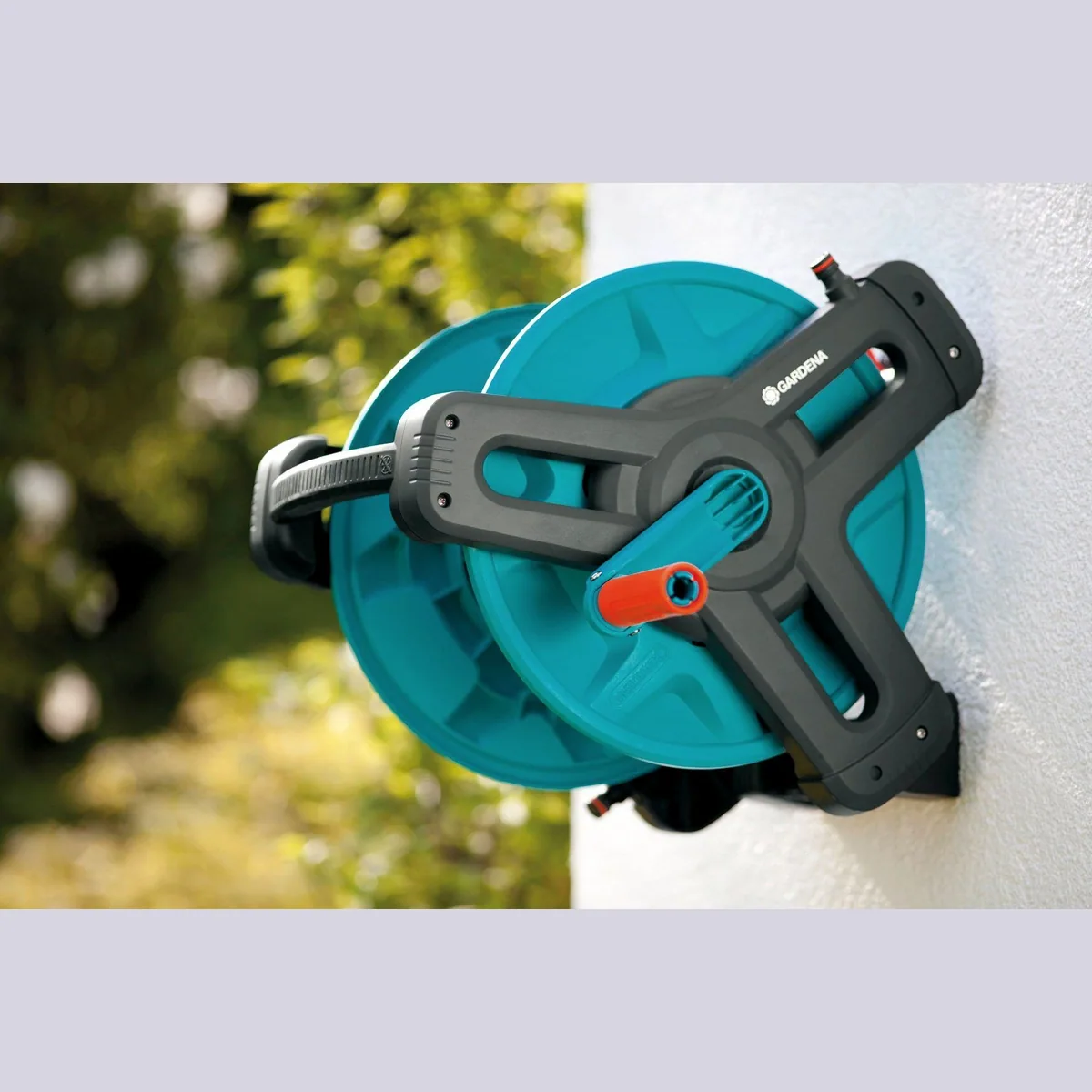 GARDENA Wand-Schlauchtrommel 50 Set, platzsparend, einfaches Handling, langlebig 3