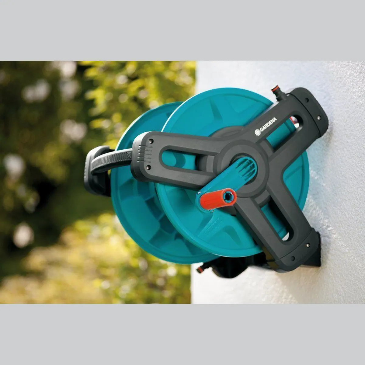GARDENA Wand-Schlauchtrommel 50 Set, platzsparend, einfaches Handling, langlebig 4