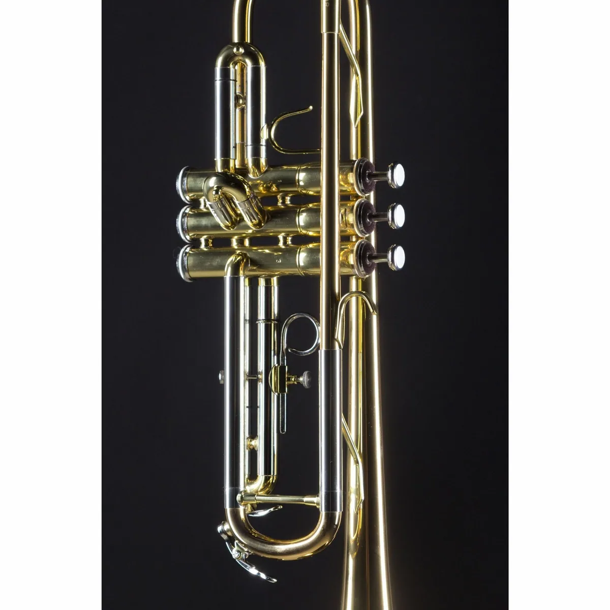 Jupiter JTR700 RQ Bb-Trompete, Goldmessing-Schallbecher, verstellbarer Fingerring, robuste Ventile 4