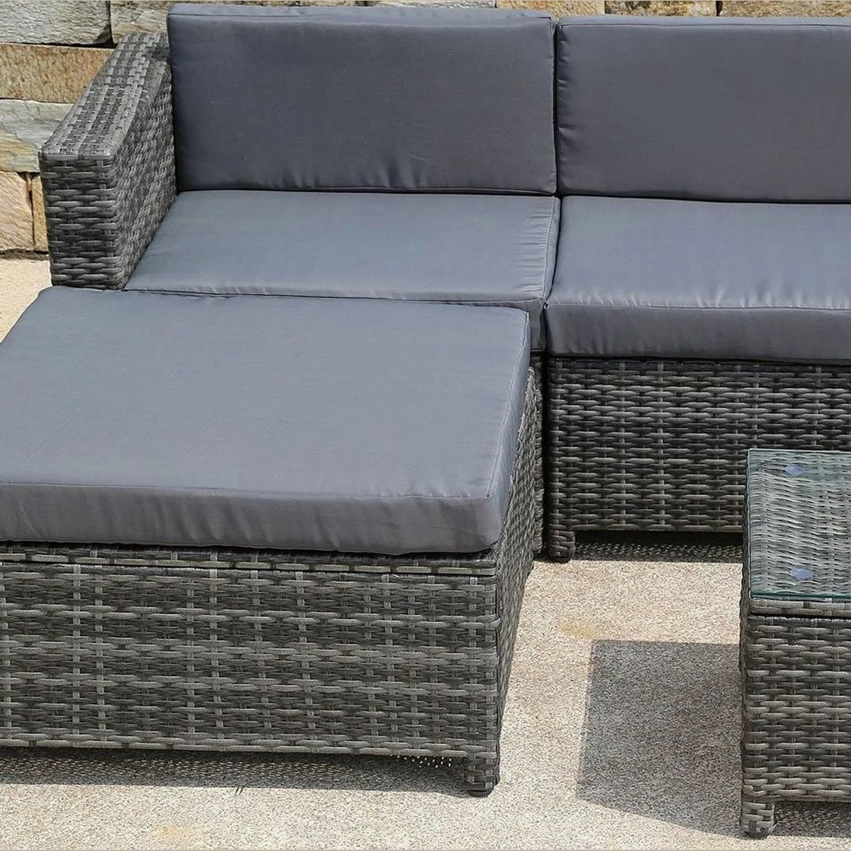 Melko Loungeset, flexibles Gartenmöbel-Set mit Sofa und Tisch — wetterfest, leicht zu reinigen, hohe Stabilität 4