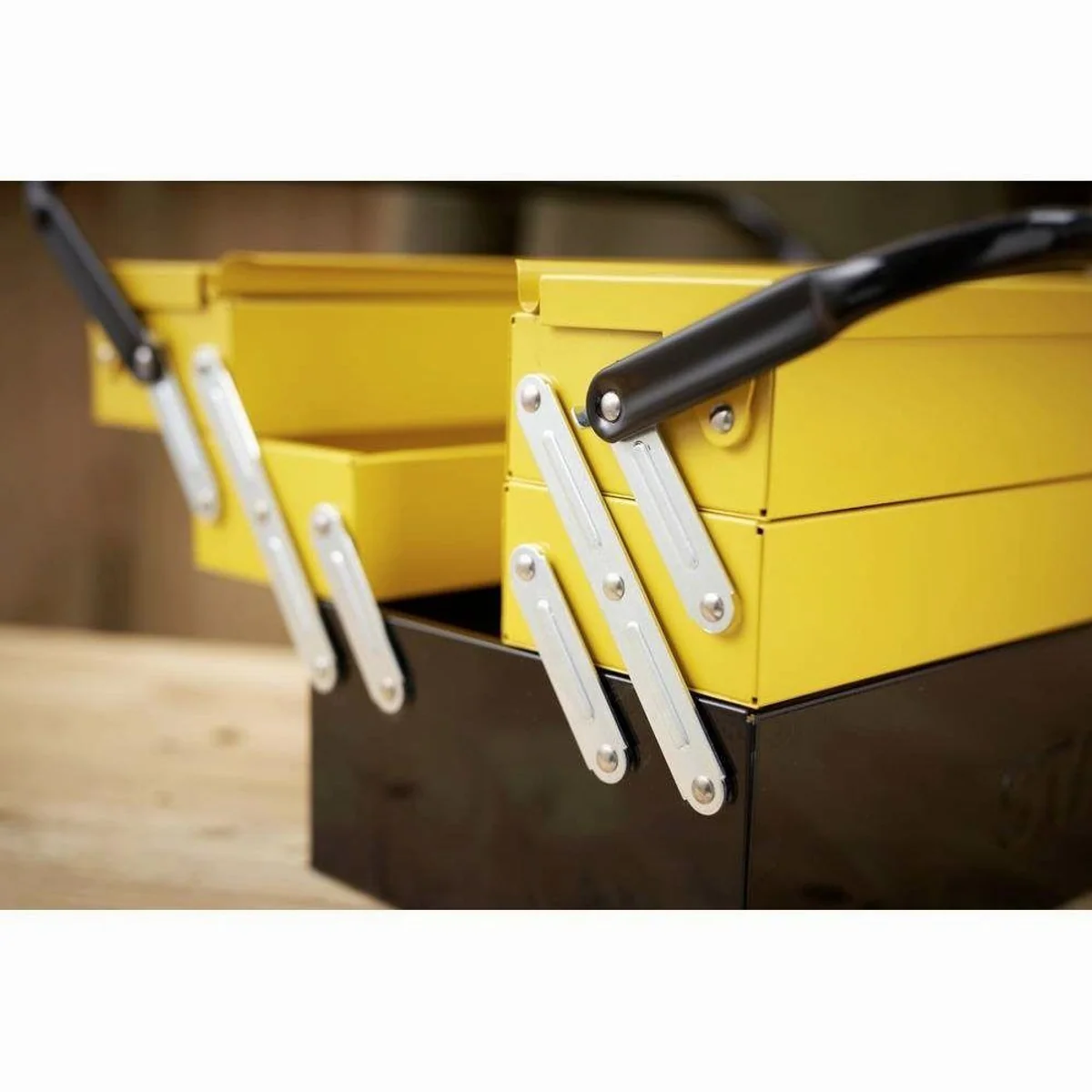 STANLEY Werkzeugkoffer 1-94-738, stabiler Metallkorpus, 5 Fächer für optimale Organisation 5