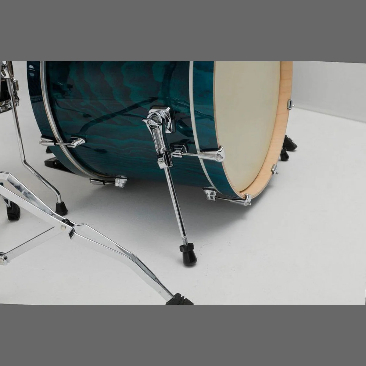 Tama Superstar Classic Drumkit, klassisches Design, kraftvolle Resonanz, flexibles MTH600 Zubehör 5