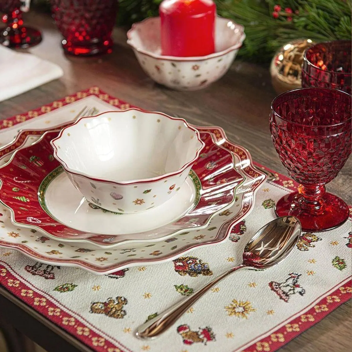 Villeroy & Boch Frühstücksset Toy's Delight, 6-teilig, für 2 Personen — dekorativ, funktional, hochwertig 3