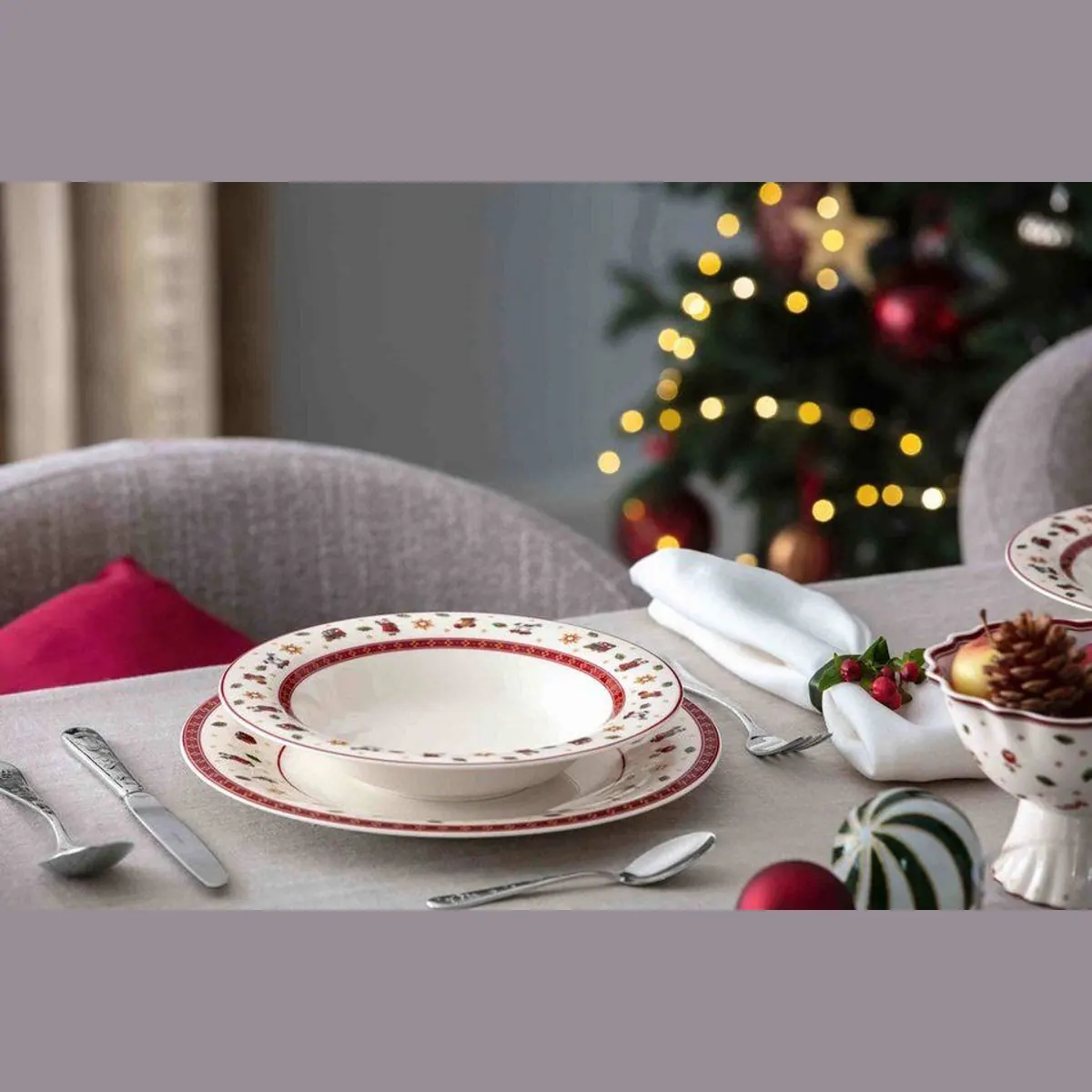 Villeroy & Boch Toy's Delight Tellerset, 12-teilig, festliche Eleganz für 4 Personen 5