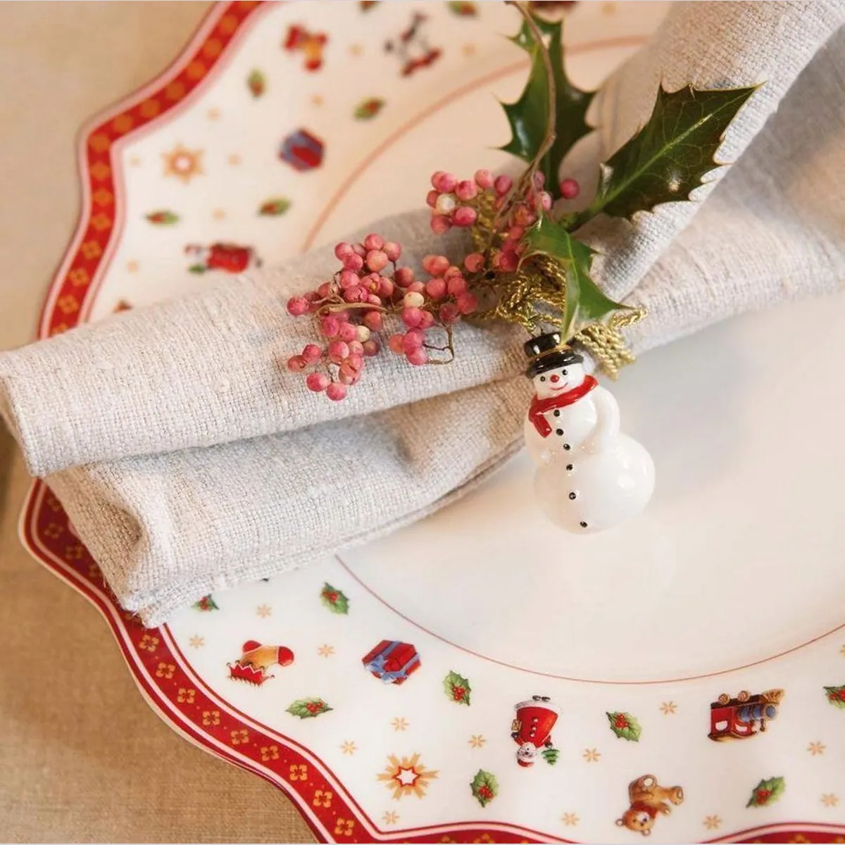 Villeroy & Boch Toy's Delight Tafelservice, elegantes Design, 12-teilig, 6 Personen 4