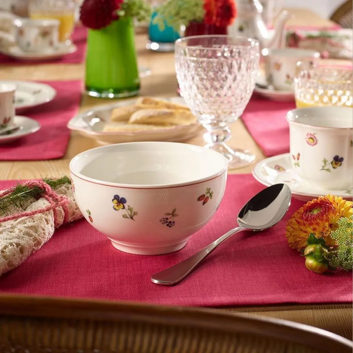 Villeroy & Boch Frühstücks-Geschirrset Petite Fleur, 18-teilig, für 6 Personen 3
