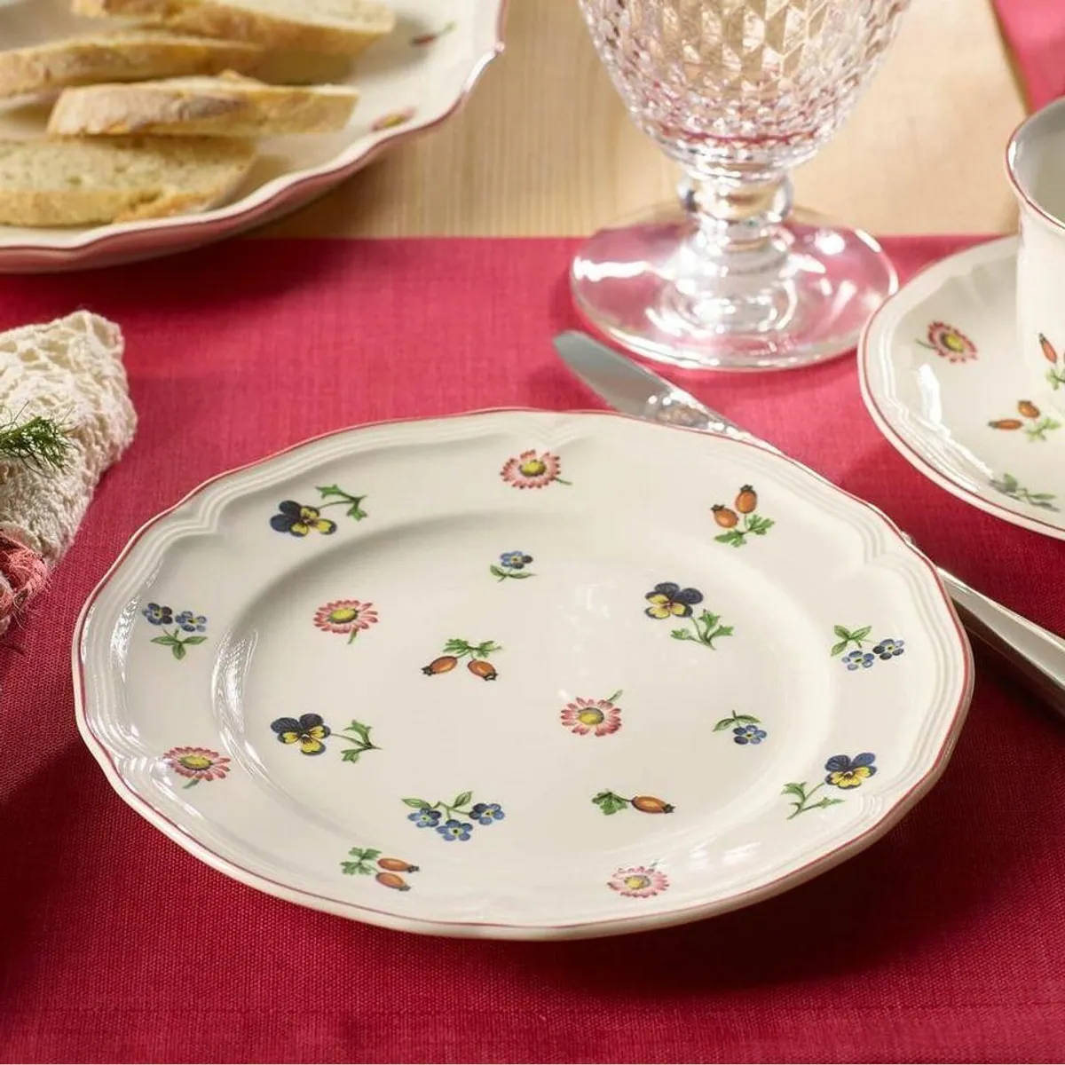 Villeroy & Boch Frühstücks-Geschirrset Petite Fleur, 18-teilig, für 6 Personen 4