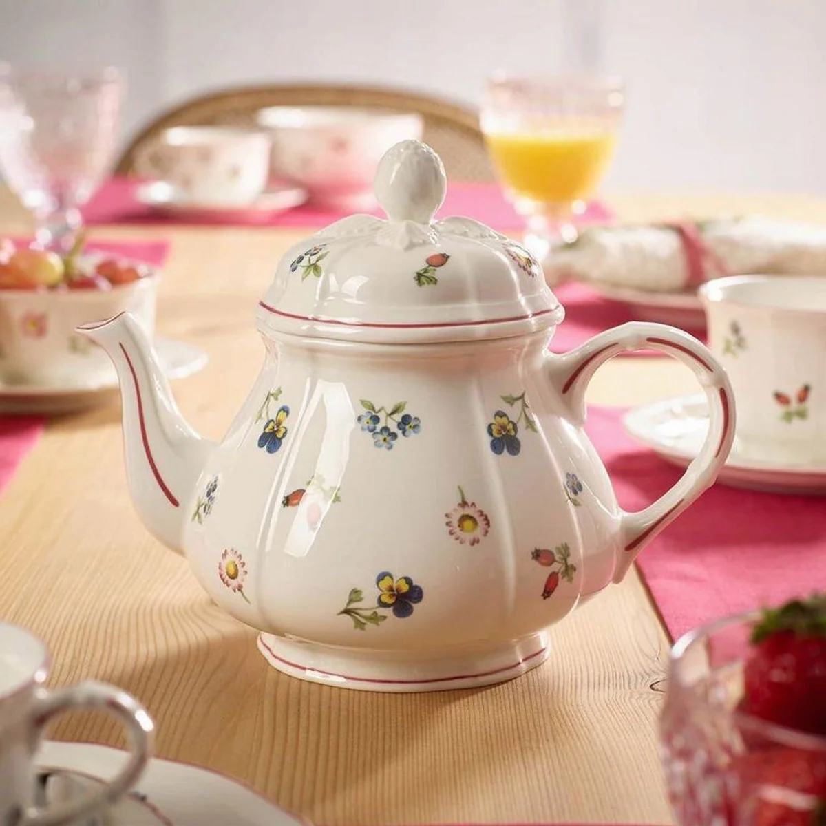 Villeroy & Boch Teeservice Petite Fleur, romantisches Design, spülmaschinenfest 4