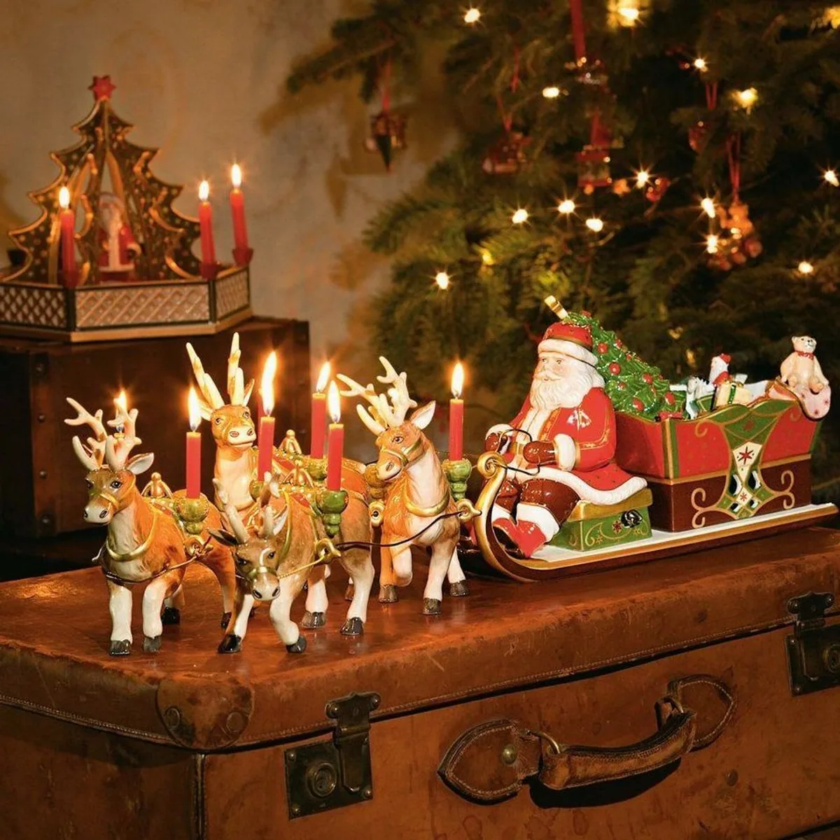 Villeroy & Boch Dekofigur Santa's Schlitten, nostalgisches Design, Spieluhr integriert — 22x70x16cm 3