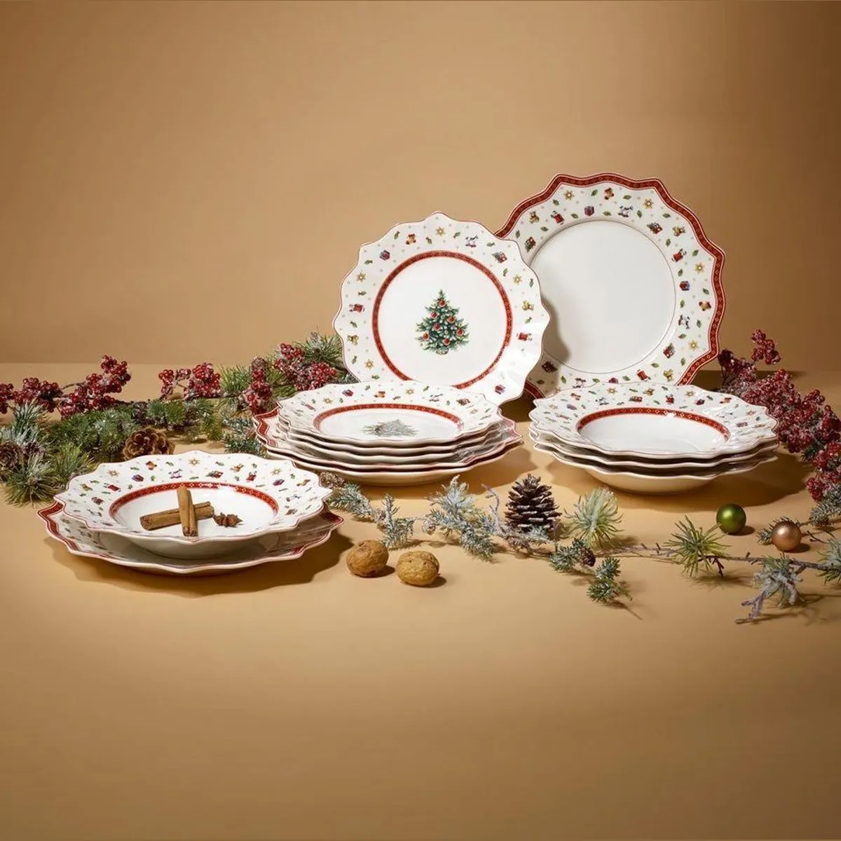 Villeroy & Boch Toy's Delight Teller-Set, 12-teilig, für 4 Personen, handgefertigt, mikrowellensicher 2