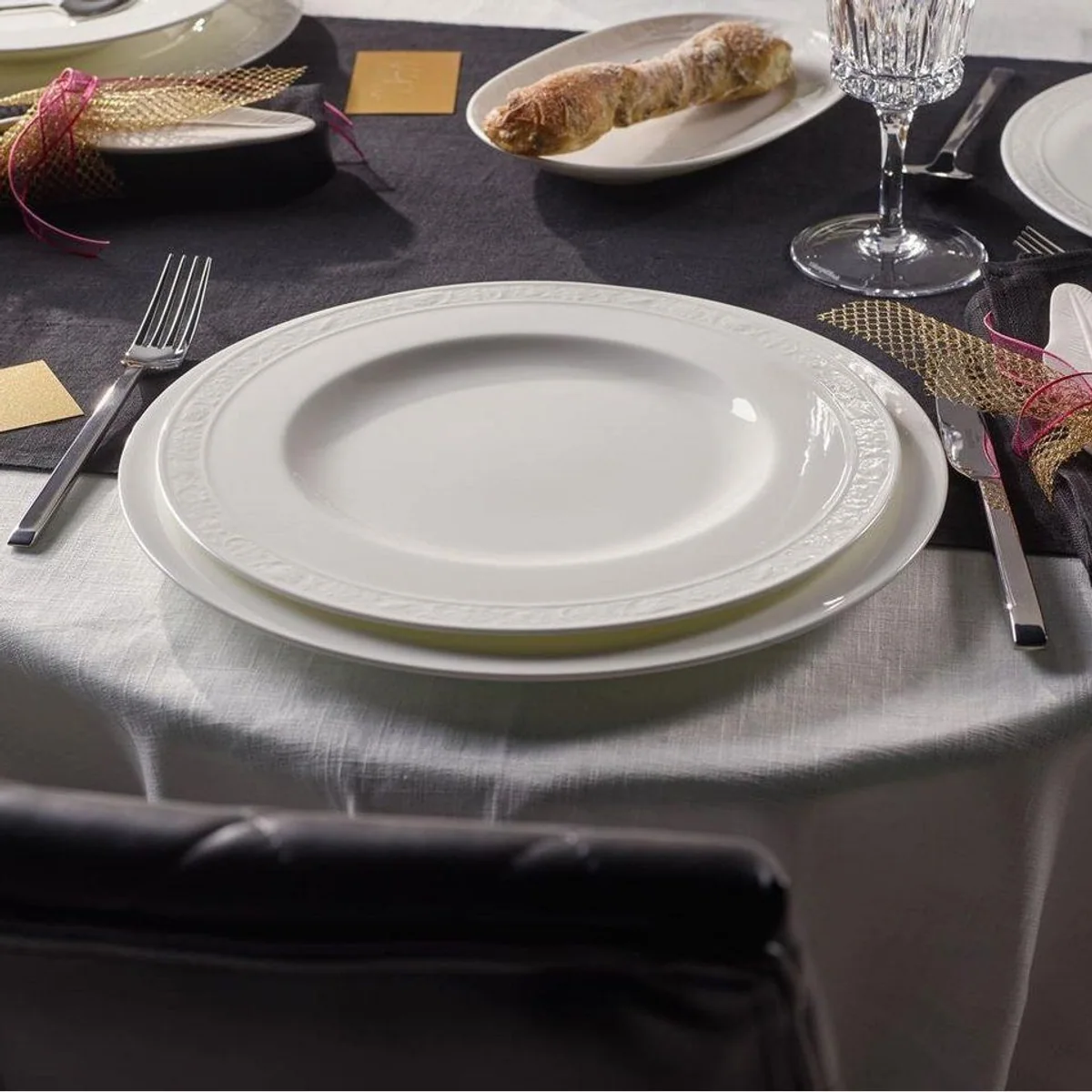 Villeroy & Boch White Pearl Teller-Set, elegantes Design, 18-teilig — für 6 Personen 3