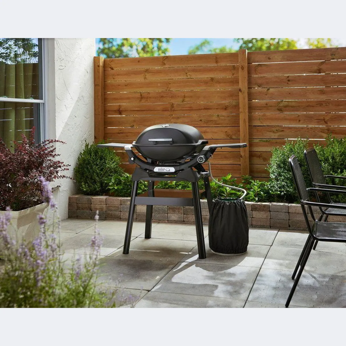 Weber Q2200N Gasgrill, präzise Temperaturkontrolle und abnehmbare Seitentische 5