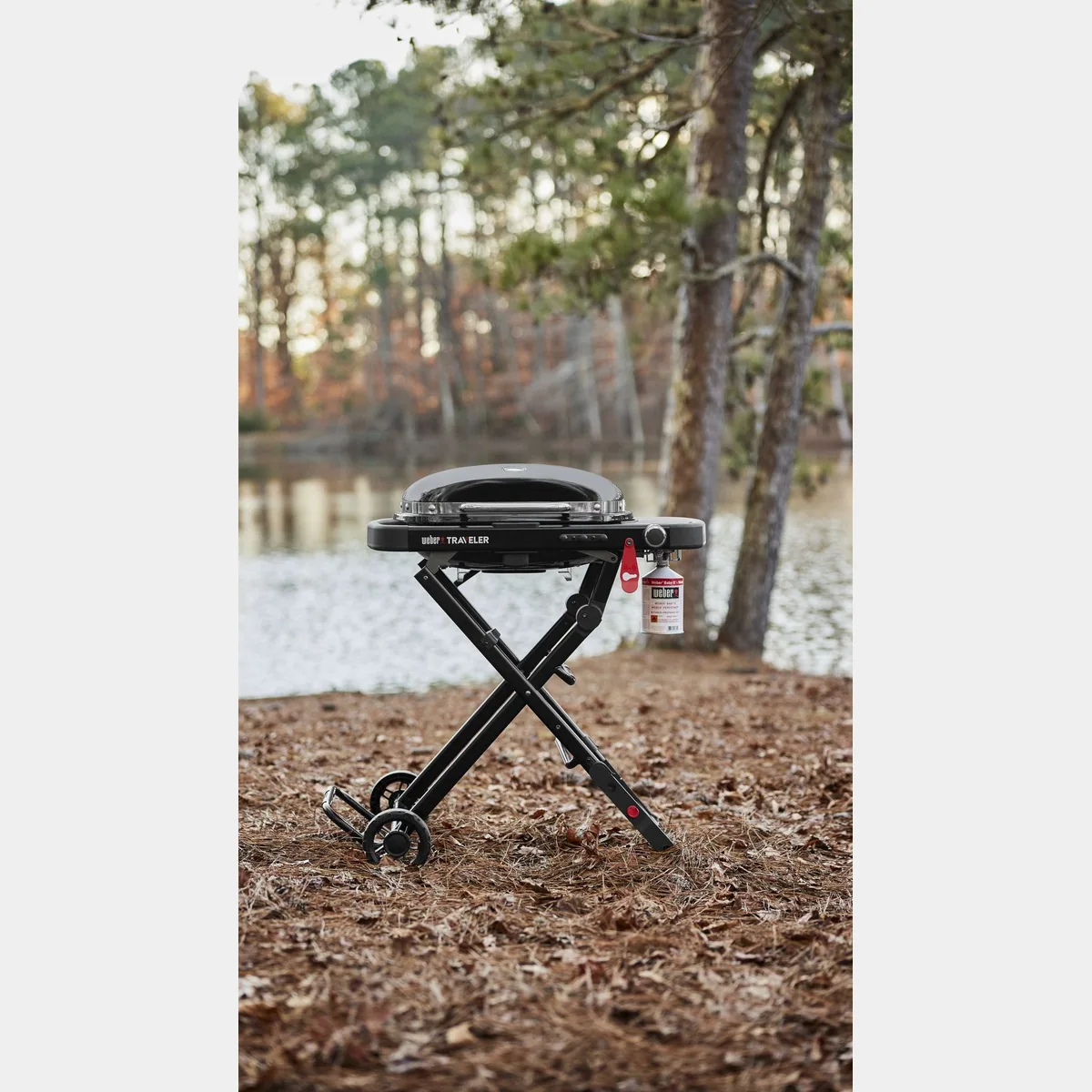 Weber Traveler Compact Gasgrill, ideal für unterwegs, kompakt und leistungsstark 2