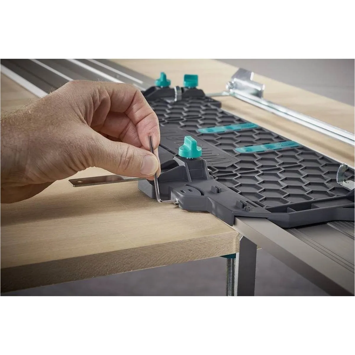 Wolfcraft FKS 145 Führungsschiene, präzise Schnitte, rutschsicher, für Handkreissägen 4