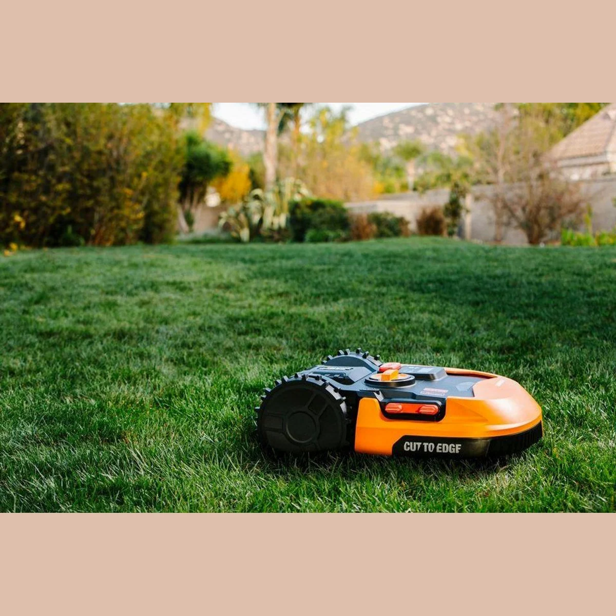 Worx Landroid M500 Plus, für Rasenflächen bis 500 m², intelligentes Mähen 2