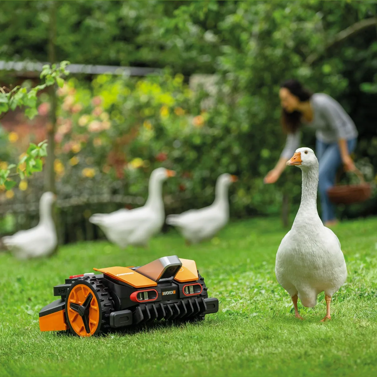 Worx Landroid VISION M600, intelligenter Mähroboter für 600 m² Rasenfläche — kabellos, Hindernisvermeidung, wetterangepasst 2