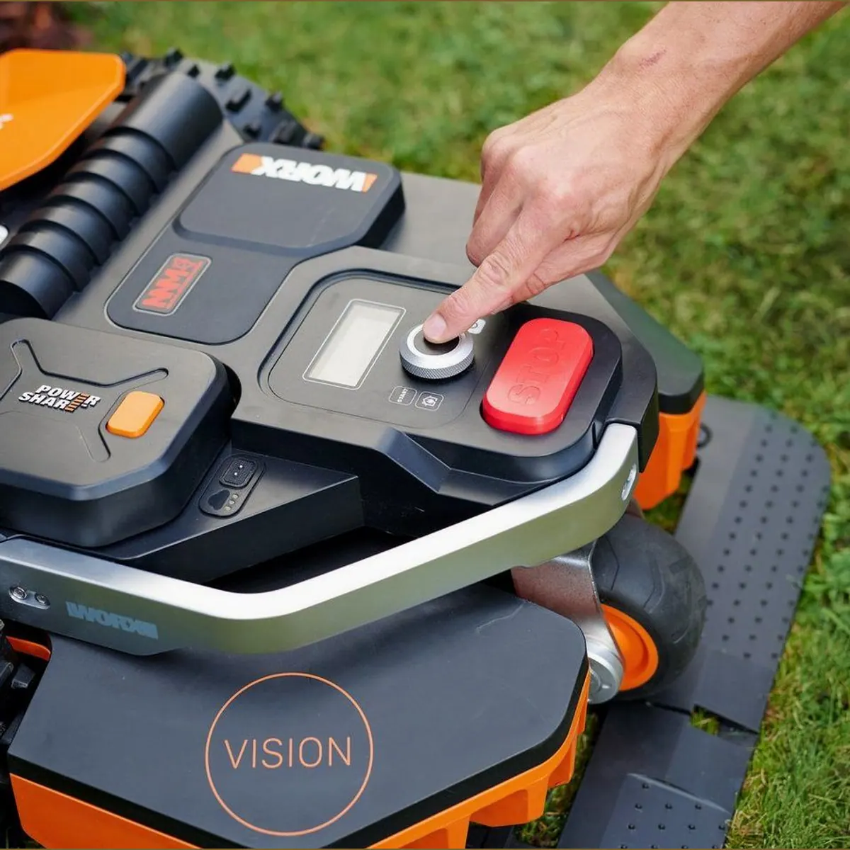 Worx Landroid Vision M800 Mähroboter, bis 800 m² Rasenfläche, intelligente Hindernisvermeidung 3