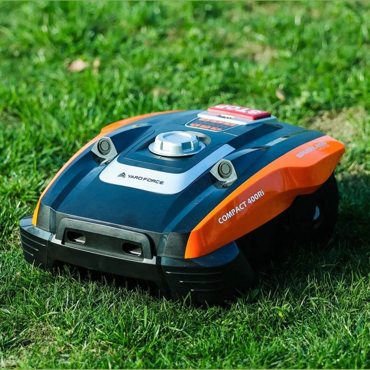 Yardforce COMPACT 400RiS Rasenmähroboter, magnetdrahtgesteuert, für Flächen bis 400 m² 2