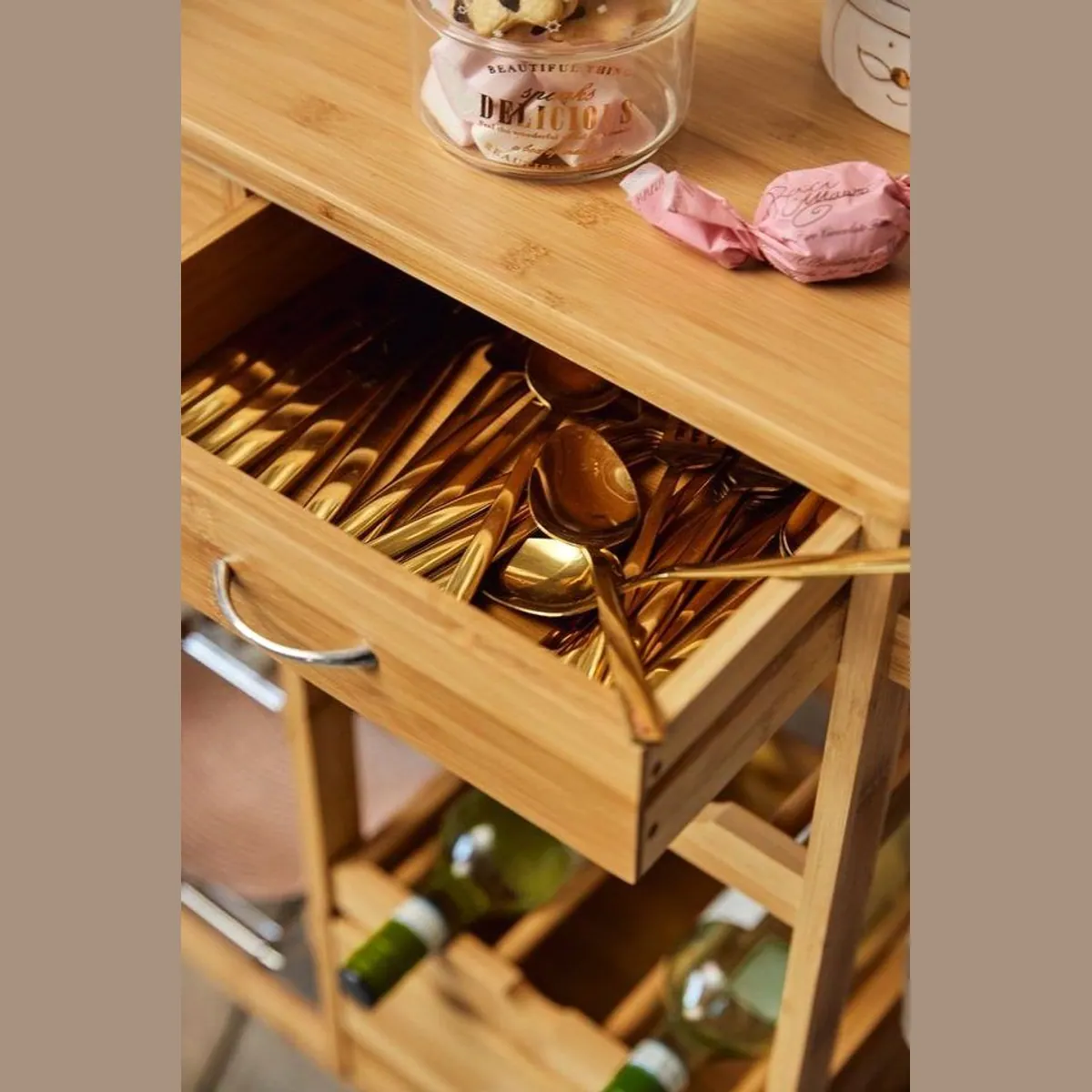 Zeller Küchenwagen Bamboo, praktische Ablage und Mobilität — edles Design, viel Stauraum, einfache Montage 4