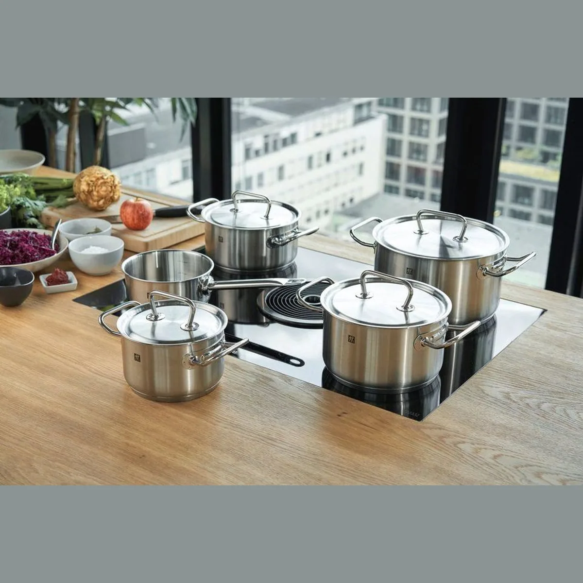 Zwilling Topf-Set Classic, 9-teilig, Edelstahl 18/10 — perfekte Wärmeverteilung, Stay-Cool-Griffe, für alle Kochfelder 2