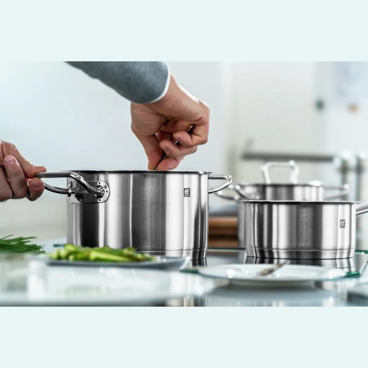 Zwilling Kochtopfset 5-teilig, Edelstahl 18/10, gleichmäßige Wärmeverteilung 3