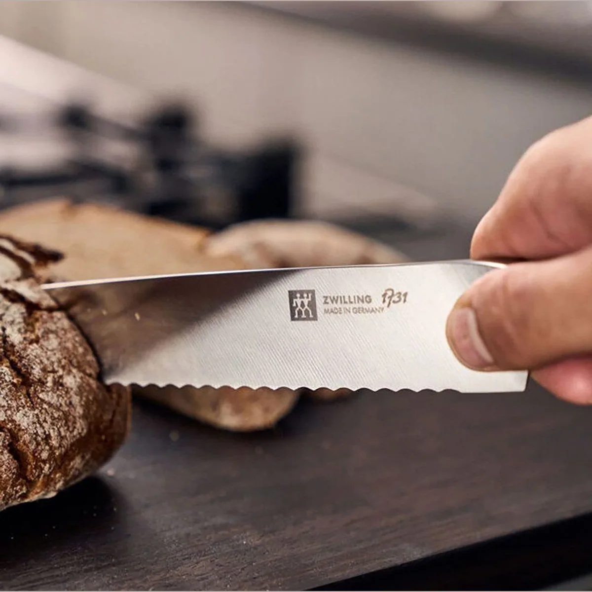 Zwilling 1731 Brotmesser 20 cm, Wellenschliff, Nitro B Stahl 5